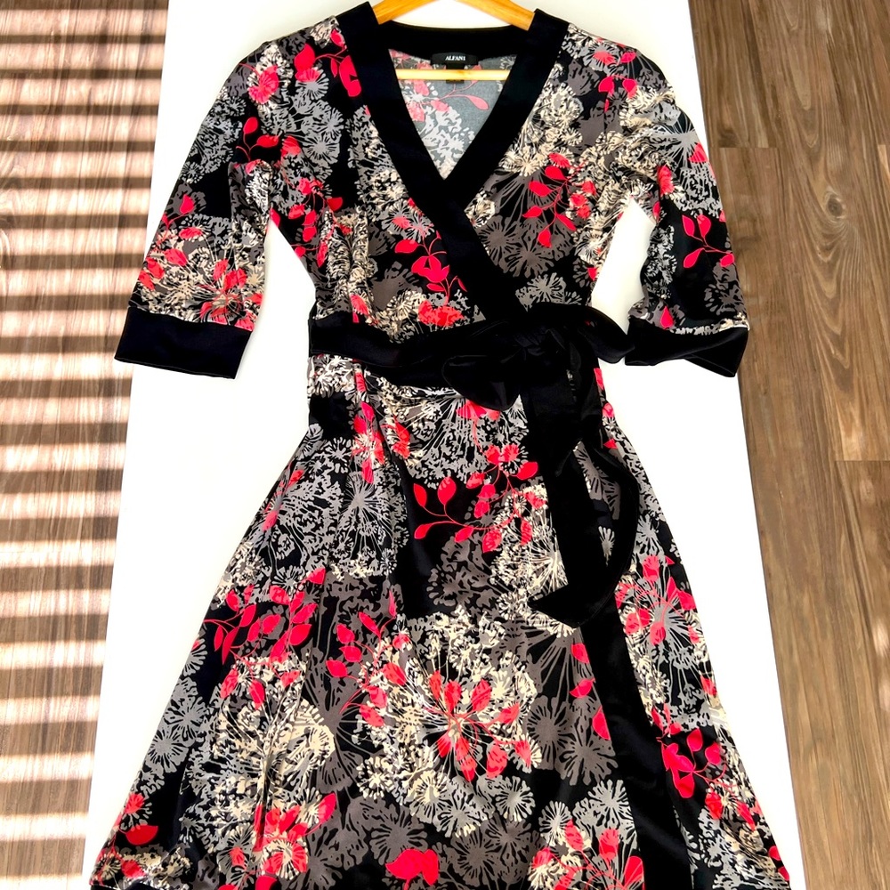 Womens Floral Wrap Dress-Like-New